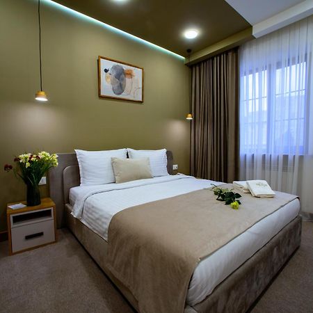 The House Hotel 耶烈万 外观 照片