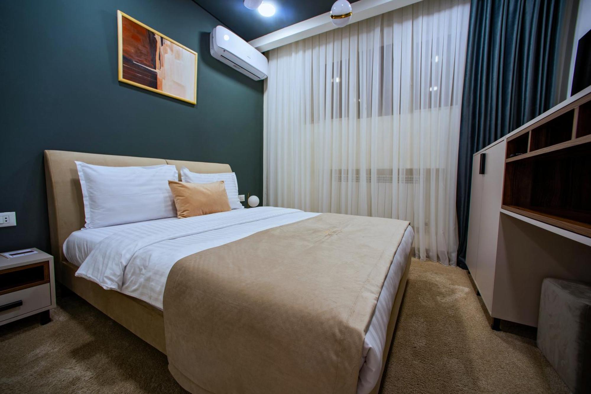 The House Hotel 耶烈万 外观 照片