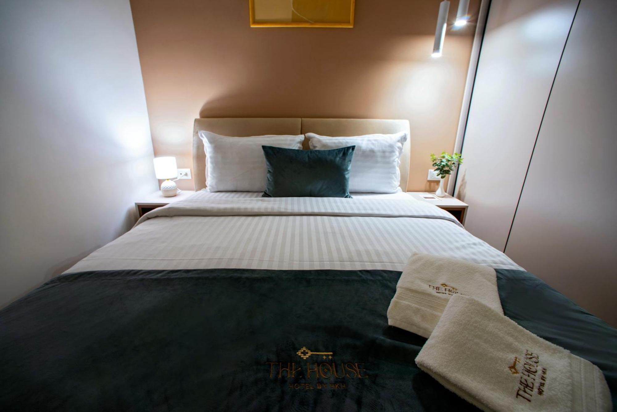 The House Hotel 耶烈万 外观 照片