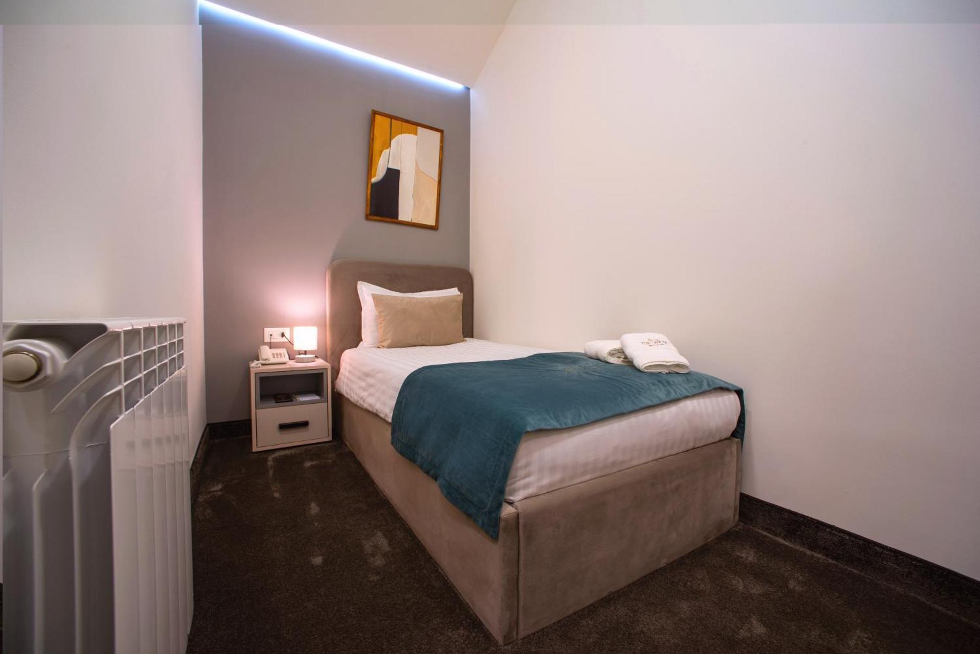 The House Hotel 耶烈万 外观 照片